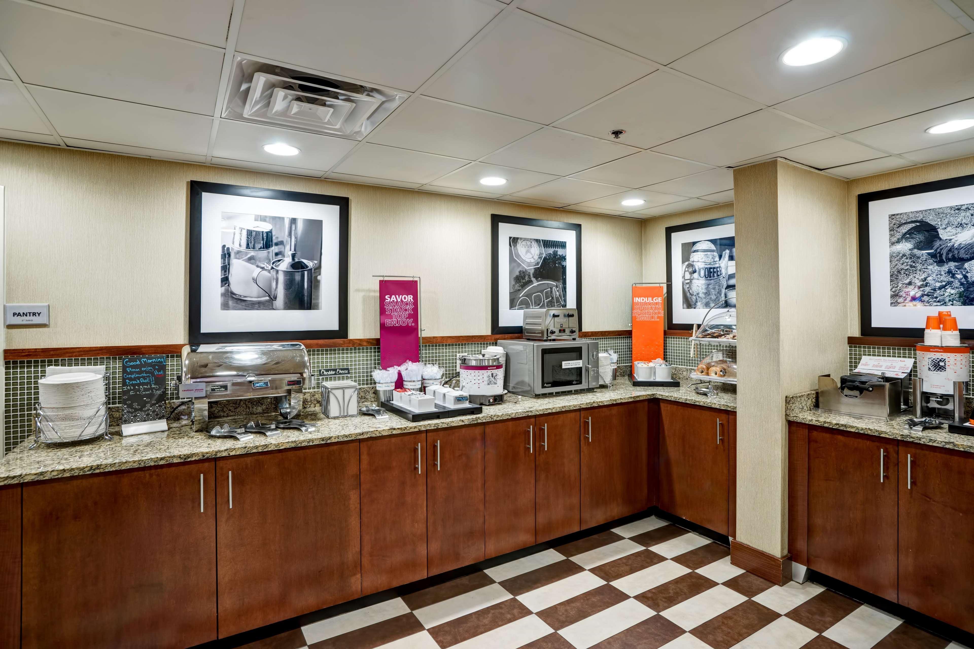 Hampton Inn Morgantown Bagian luar foto